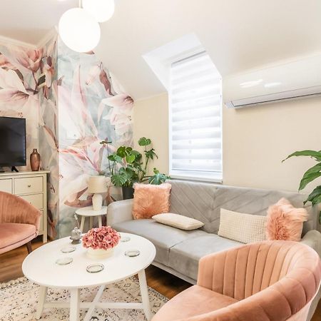 Monarchia Apartman Pearl Mosonmagyaróvár Extérieur photo