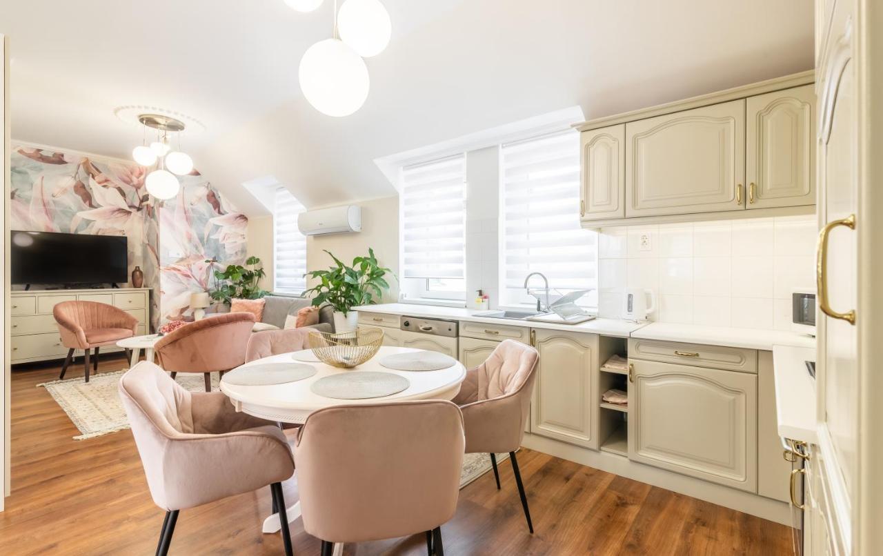 Monarchia Apartman Pearl Mosonmagyaróvár Extérieur photo